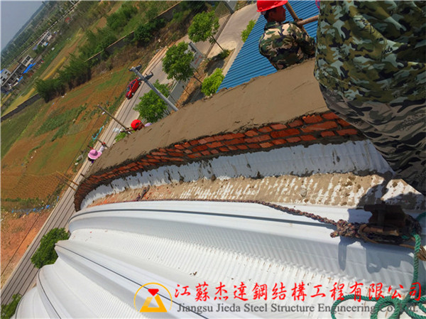 磚混結構拱形屋頂山墻