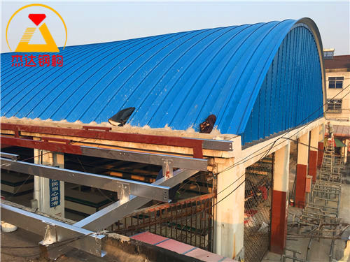 拱形屋頂山墻側視圖